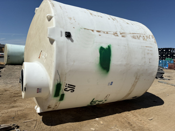 Used poly tank for sale 6500 gallon